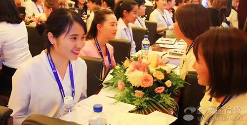 云南昆明女神style服務(wù)禮儀前臺管理課程圓滿結(jié)束 以專業(yè)禮儀，提升服務(wù)品質(zhì)